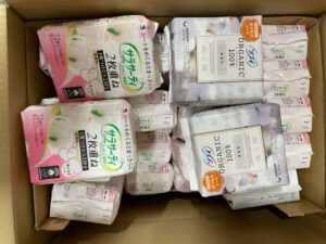 サニタリー用品の買取りの様子